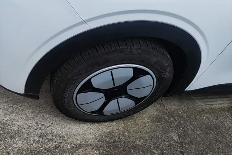 Used Geely Galaxy Geome 2025 310km Youth Edition Left Front Wheel Hub