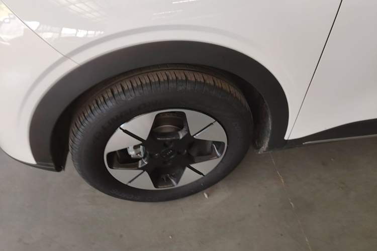Used Geely Galaxy Geome 2025 310km Dream Edition Left Front Wheel Hub