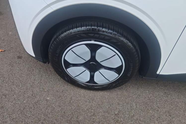 Used Geely Galaxy Geome 2025 310km Youth Edition Left Front Wheel Hub