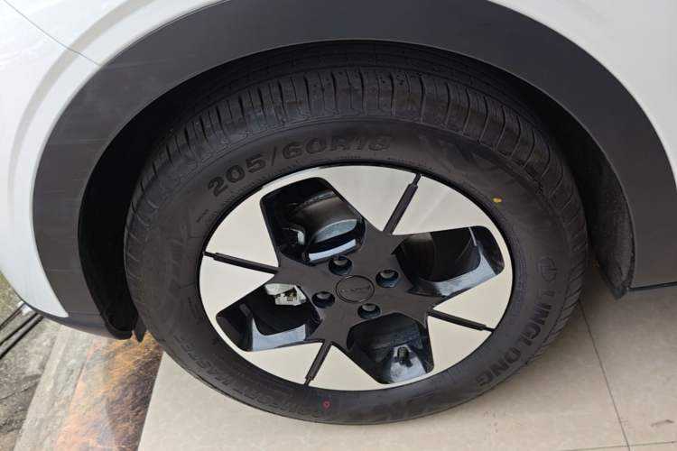 Used Geely Galaxy Geome 2025 UP 410km Exploration Edition Left Front Wheel Hub