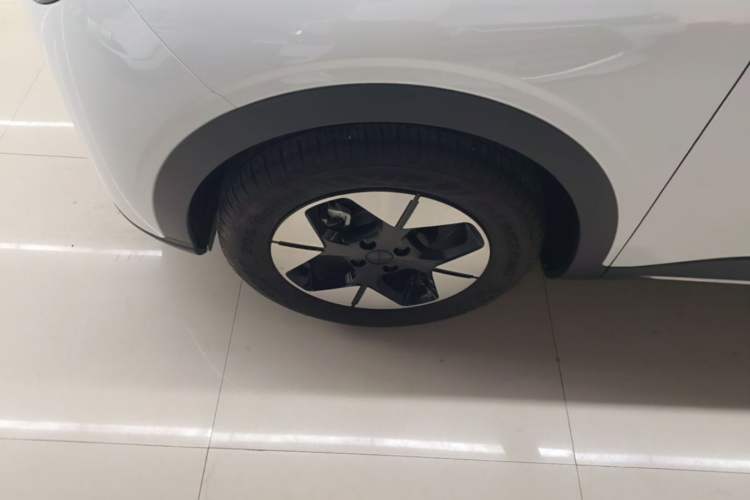 Used Geely Galaxy Geome 2025 UP 410km Exploration Edition Left Front Wheel Hub