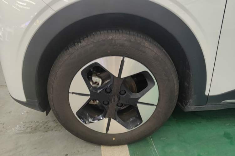 Used Geely Galaxy Geome 2025 UP 410km Exploration Edition Left Front Wheel Hub
