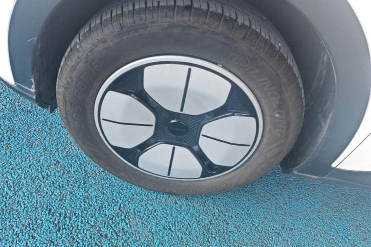 Used Geely Galaxy Geome 2025 310km Youth Edition Left Front Wheel Hub