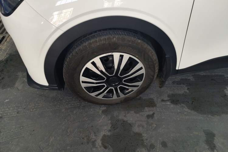 Used Geely Galaxy Geome 2025 310km Youth Edition Left Front Wheel Hub