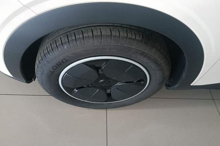 Used Geely Galaxy Geome 2025 310km Youth Edition Left Front Wheel Hub