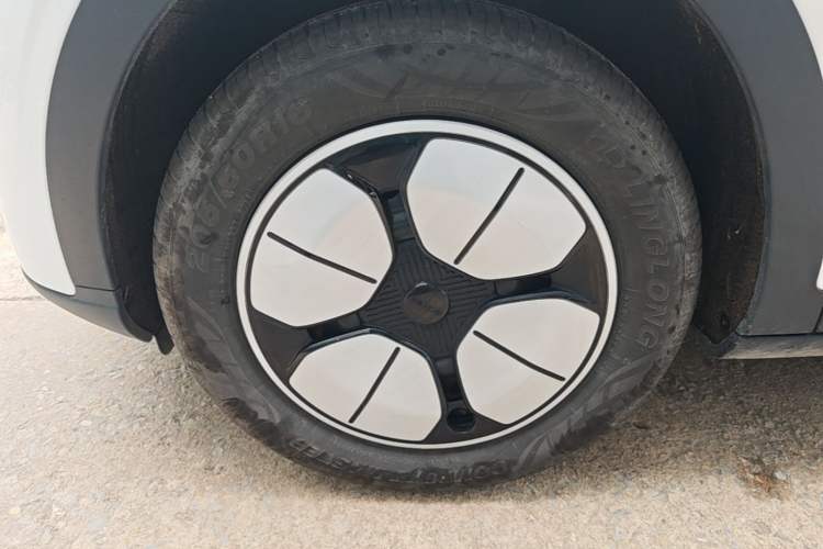 Used Geely Galaxy Geome 2025 310km Youth Edition Left Front Wheel Hub