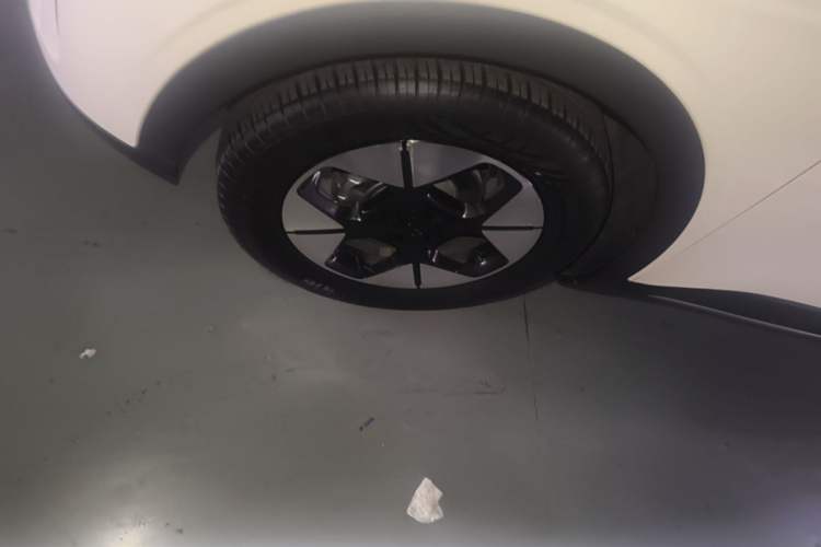 Used Geely Galaxy Geome 2025 UP 410km Exploration Edition Left Front Wheel Hub