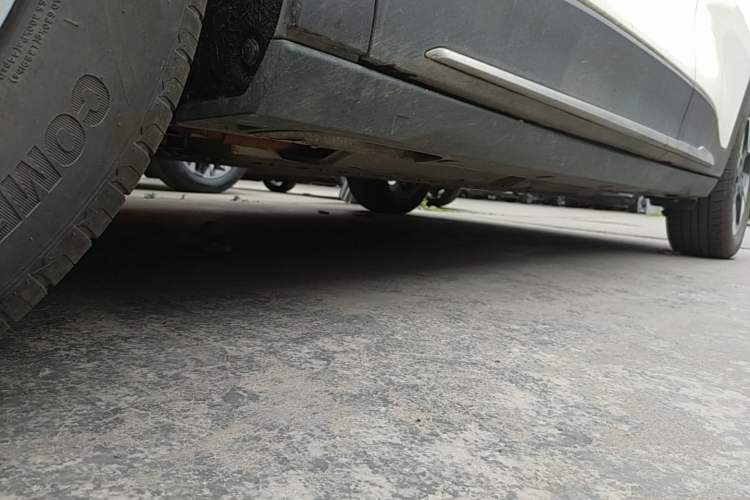 Used Geely Galaxy Geome 2025 UP 410km Exploration Edition Left Side Sill
