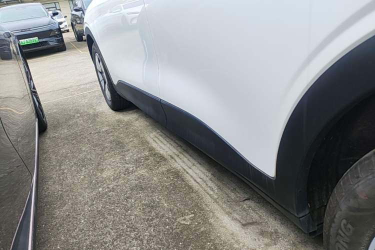 Used Geely Galaxy Geome 2025 310km Youth Edition Left Side Sill