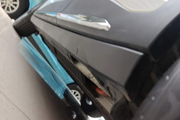 Used Geely Galaxy Geome 2025 UP 410km Exploration Edition Left Side Sill
