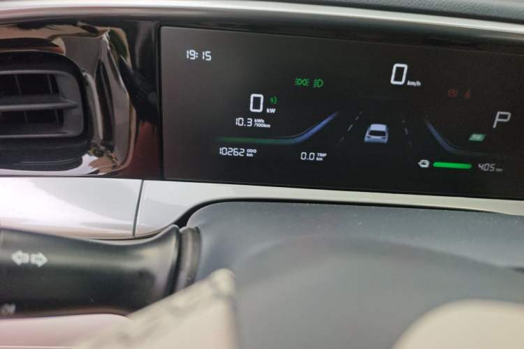 Used Geely Galaxy Geome 2025 UP 410km Exploration Edition Odometer Close Up