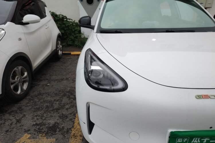 Used Geely Galaxy Geome 2025 UP 410km Exploration Edition Right Front Headlight