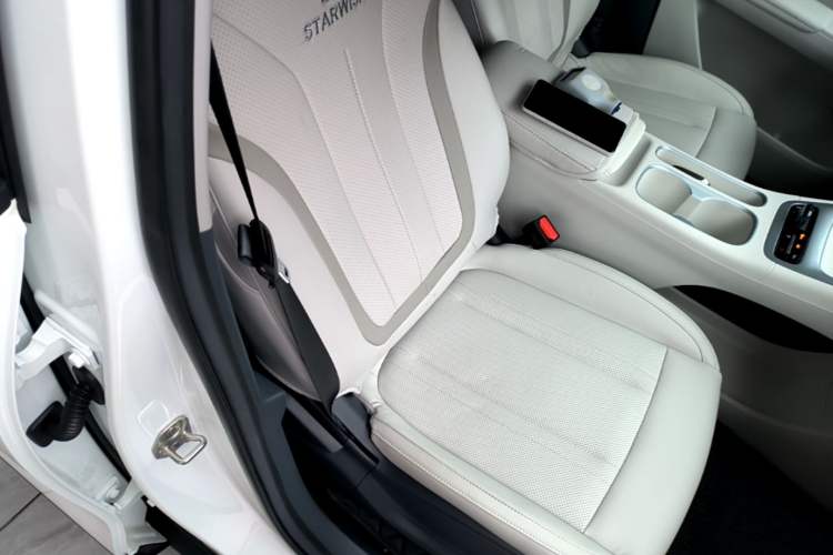Used Geely Galaxy Geome 2025 UP 410km Exploration Edition Right Front Seat