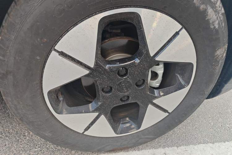 Used Geely Galaxy Geome 2025 310km Dream Edition Right Front Wheel Hub