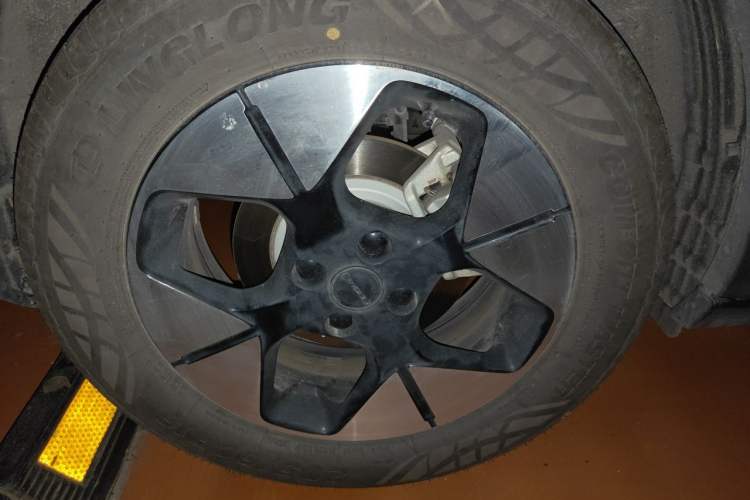 Used Geely Galaxy Geome 2025 UP 410km Exploration+ Edition Right Front Wheel Hub