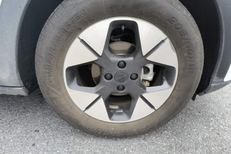 Used Geely Galaxy Geome 2025 310km Dream Edition Right Front Wheel Hub