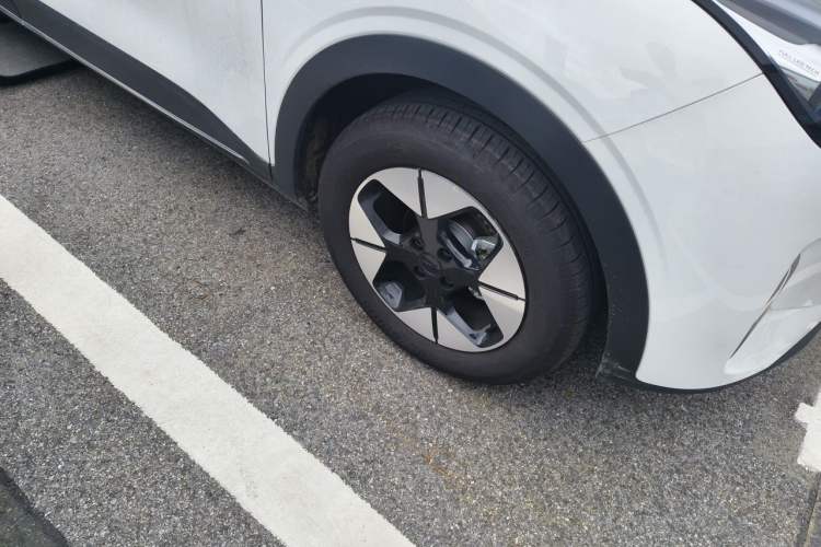 Used Geely Galaxy Geome 2025 310km Dream Edition Right Front Wheel Hub
