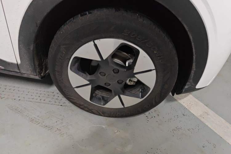 Used Geely Galaxy Geome 2025 310km Dream Edition Right Front Wheel Hub