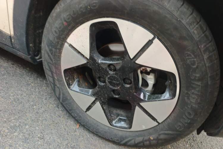 Used Geely Galaxy Geome 2025 UP 410km Exploration Edition Right Front Wheel Hub