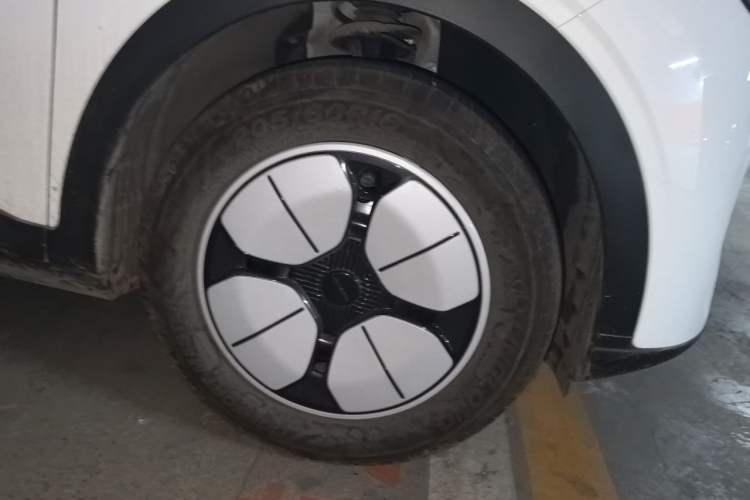Used Geely Galaxy Geome 2025 310km Youth Edition Right Front Wheel Hub