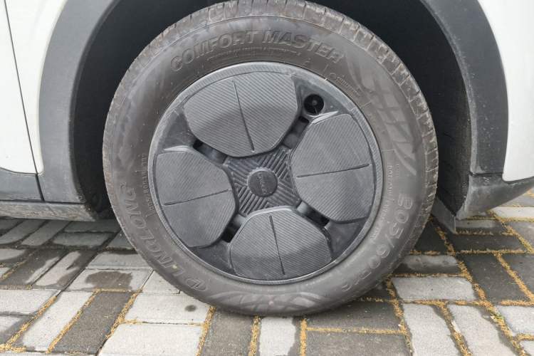 Used Geely Galaxy Geome 2025 310km Youth Edition Right Front Wheel Hub