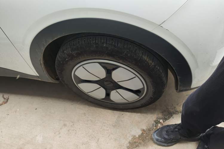 Used Geely Galaxy Geome 2025 310km Youth Edition Right Front Wheel Hub