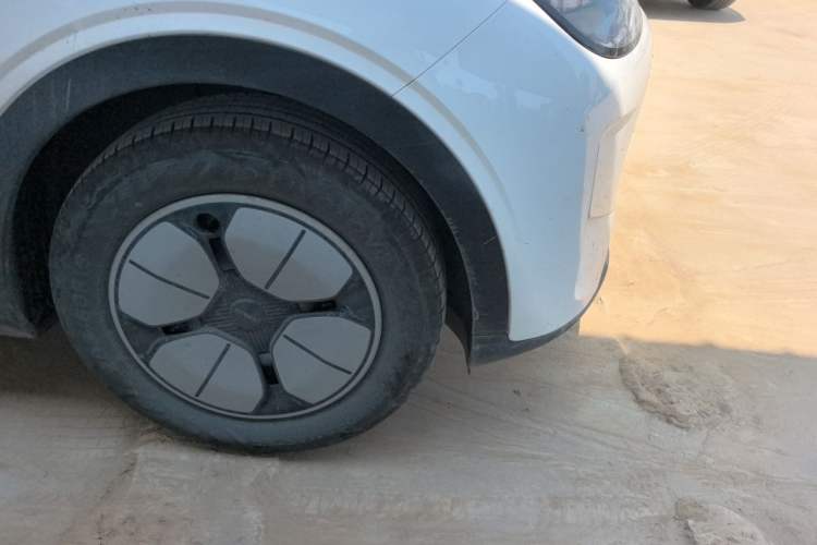 Used Geely Galaxy Geome 2025 310km Youth Edition Right Front Wheel Hub