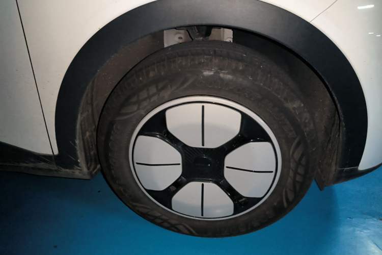 Used Geely Galaxy Geome 2025 310km Youth Edition Right Front Wheel Hub