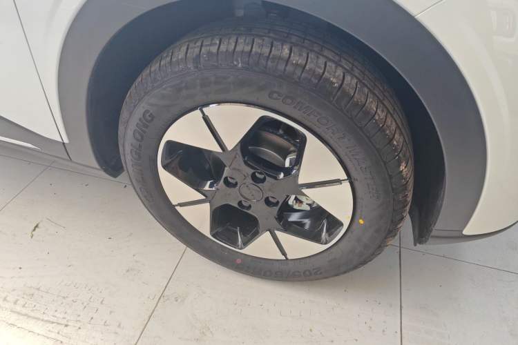 Used Geely Galaxy Geome 2025 UP 410km Exploration Edition Right Front Wheel Hub