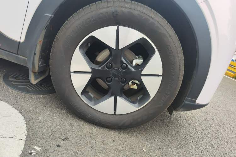 Used Geely Galaxy Geome 2025 UP 410km Exploration+ Edition Right Front Wheel Hub