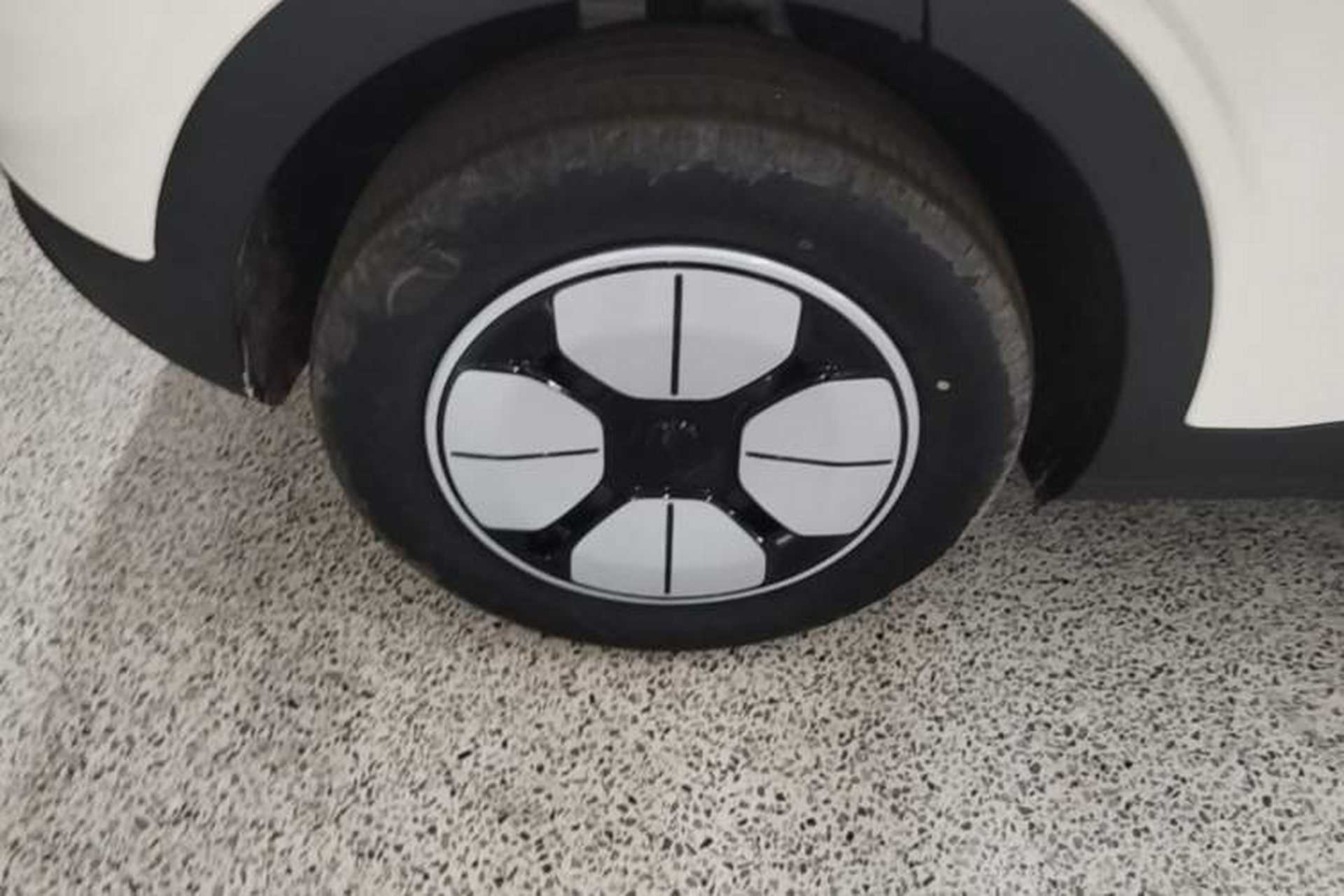 Used Geely Galaxy Geome 2025 410 km Free Version Right Rear Wheel Hub