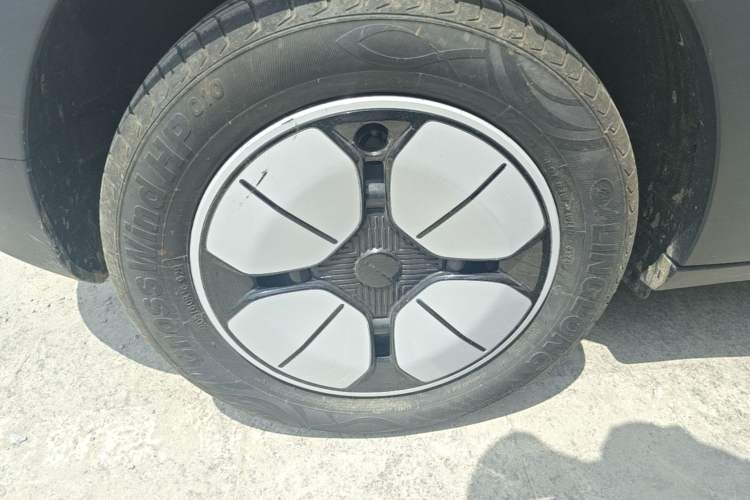 Used Geely Galaxy Geome 2025 310km Youth Edition Right Rear Wheel Hub