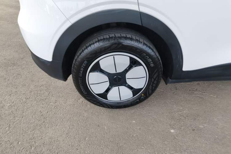 Used Geely Galaxy Geome 2025 310km Youth Edition Right Rear Wheel Hub