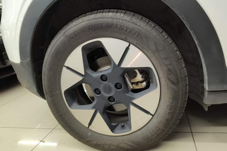 Used Geely Galaxy Geome 2025 UP 410km Exploration+ Edition Right Rear Wheel Hub
