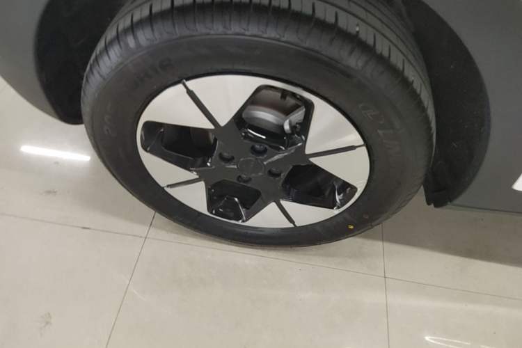 Used Geely Galaxy Geome 2025 310km Dream Edition Right Rear Wheel Hub