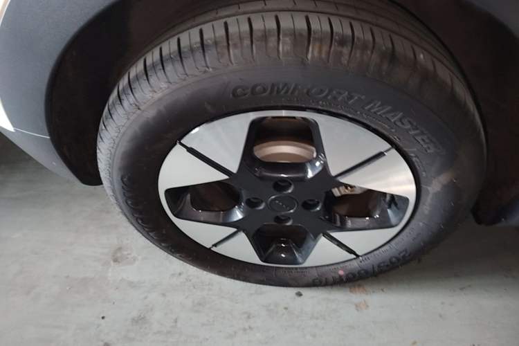 Used Geely Galaxy Geome 2025 UP 410km Exploration Edition Right Rear Wheel Hub