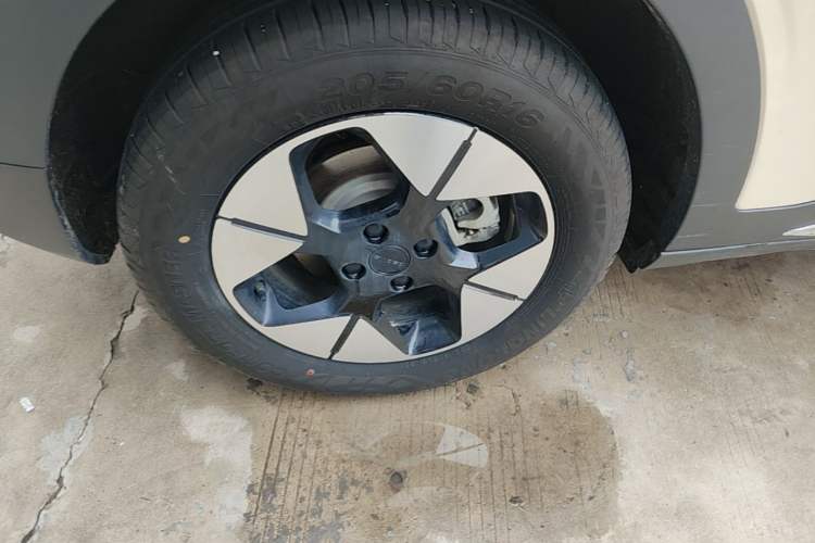 Used Geely Galaxy Geome 2025 310km Dream Edition Right Rear Wheel Hub