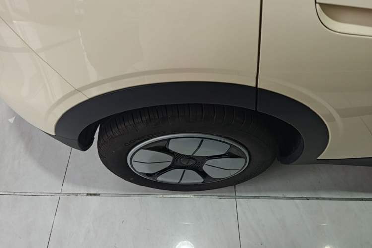 Used Geely Galaxy Geome 2025 310km Youth Edition Right Rear Wheel Hub