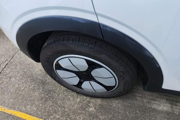 Used Geely Galaxy Geome 2025 310km Youth Edition Right Rear Wheel Hub