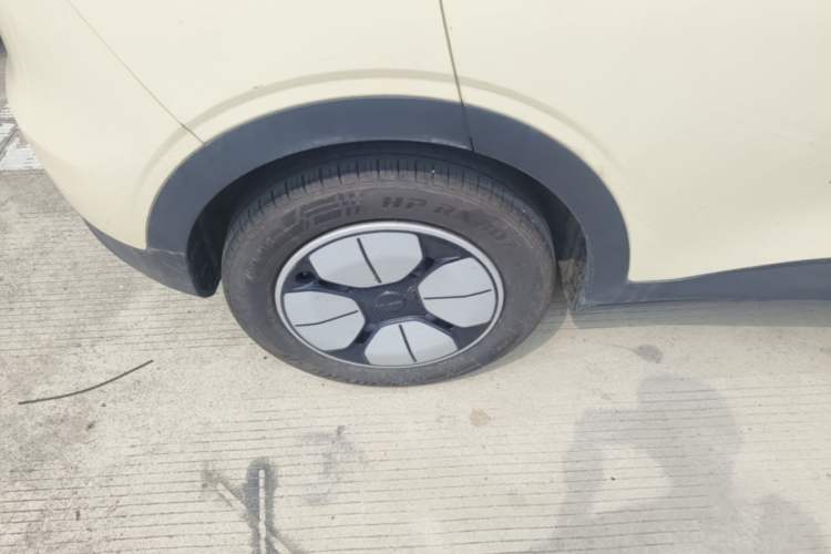 Used Geely Galaxy Geome 2025 310km Youth Edition Right Rear Wheel Hub