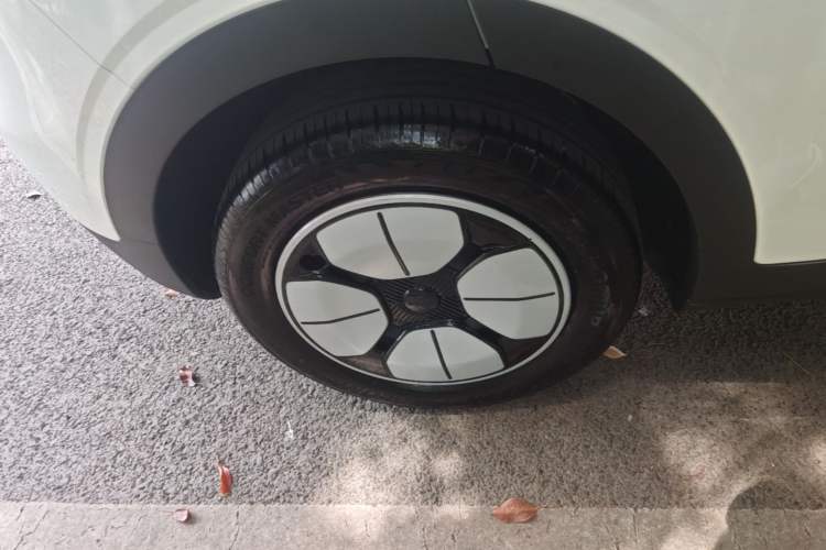Used Geely Galaxy Geome 2025 310km Youth Edition Right Rear Wheel Hub