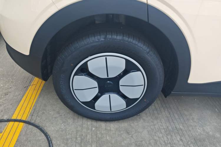 Used Geely Galaxy Geome 2025 310km Youth Edition Right Rear Wheel Hub