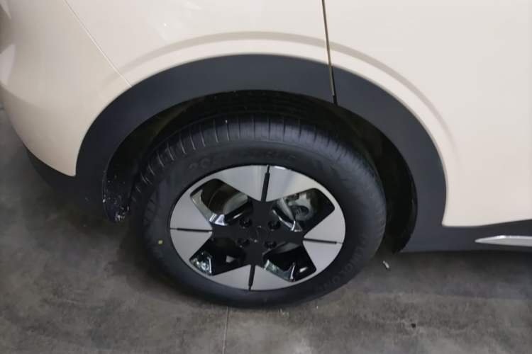 Used Geely Galaxy Geome 2025 310km Dream Edition Right Rear Wheel Hub