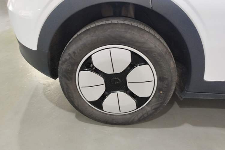 Used Geely Galaxy Geome 2025 310km Youth Edition Right Rear Wheel Hub