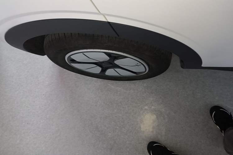 Used Geely Galaxy Geome 2025 310km Youth Edition Right Rear Wheel Hub