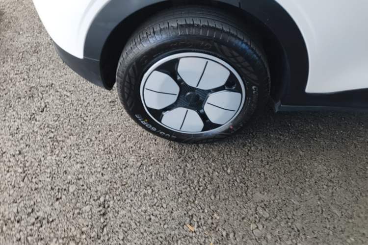 Used Geely Galaxy Geome 2025 310km Youth Edition Right Rear Wheel Hub