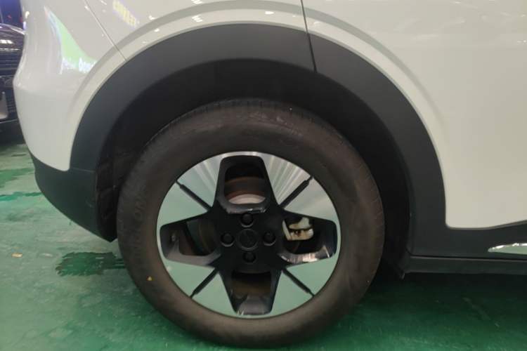 Used Geely Galaxy Geome 2025 UP 410km Exploration Edition Right Rear Wheel Hub