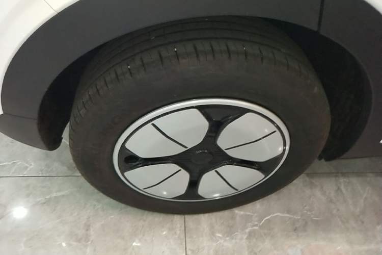 Used Geely Galaxy Geome 2025 310km Youth Edition Right Rear Wheel Hub