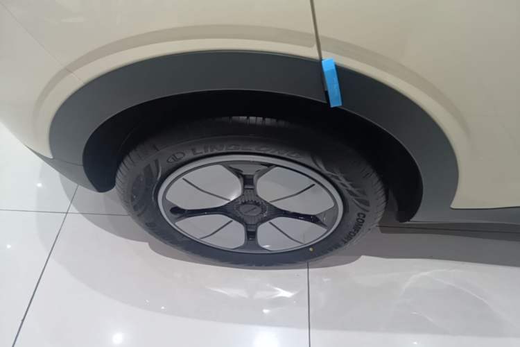 Used Geely Galaxy Geome 2025 310km Youth Edition Right Rear Wheel Hub