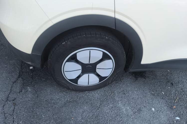 Used Geely Galaxy Geome 2025 310km Youth Edition Right Rear Wheel Hub